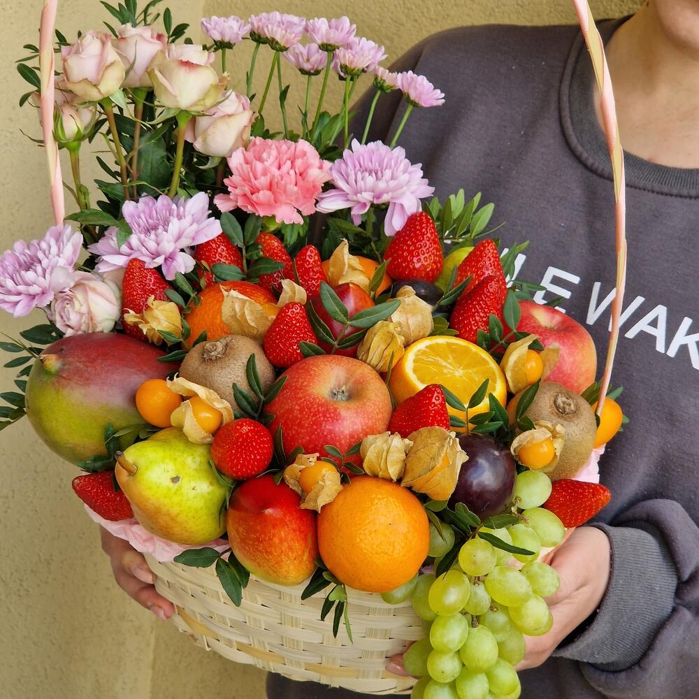 Фруктовая композиция 