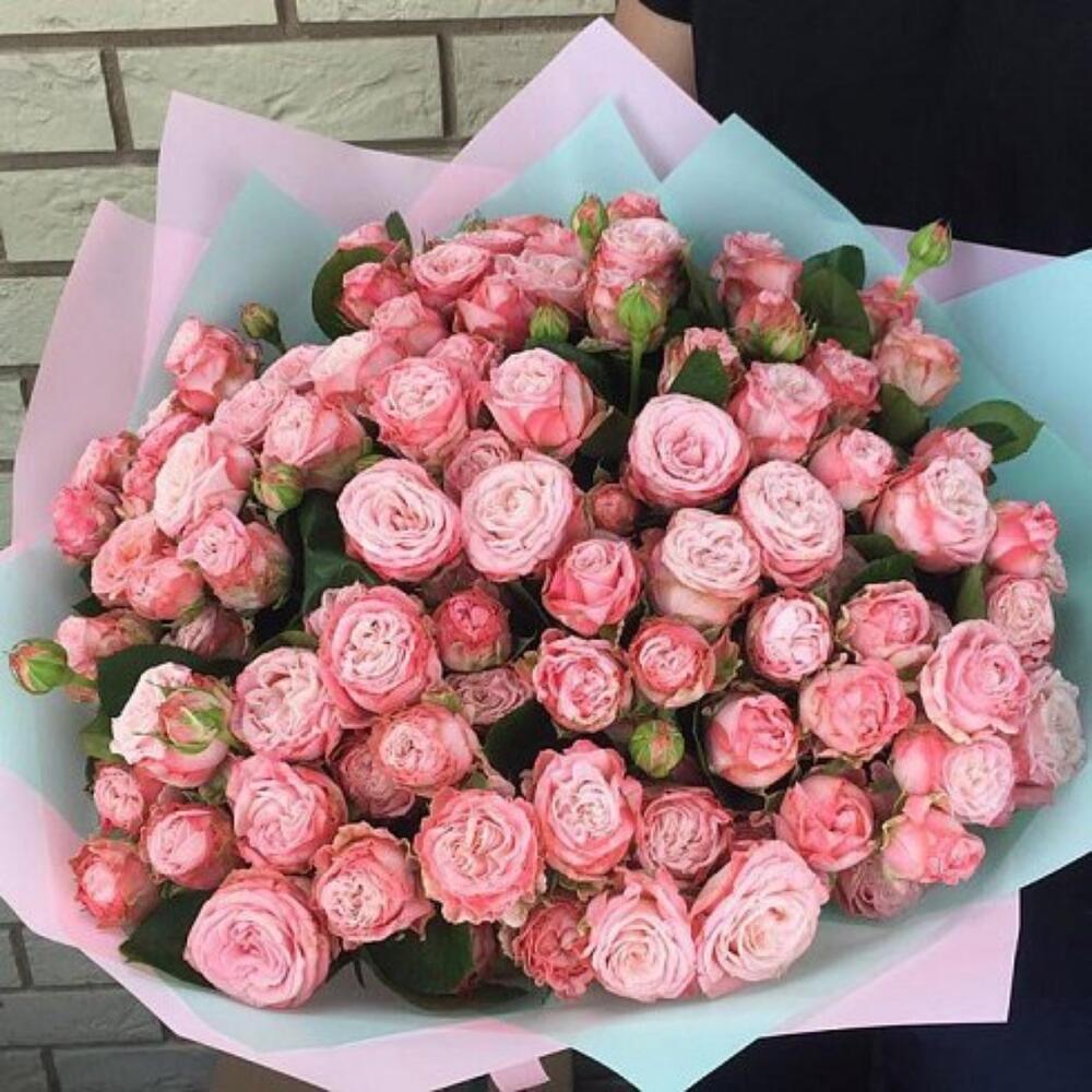 Букет из кустовых роз