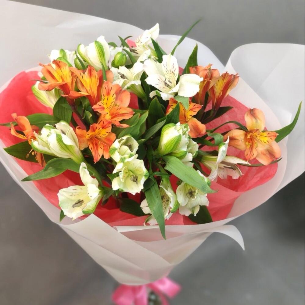 Букет из стойкой альстромерии